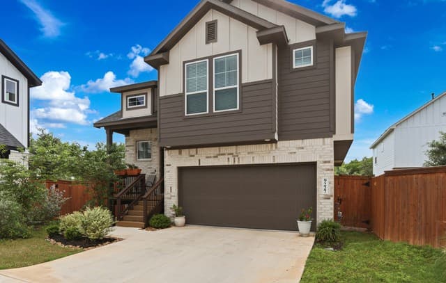 3-bedroom rental at 9227 Stillwater Pass in San Antonio, TX — photo 2