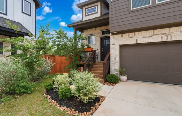 3-bedroom rental at 9227 Stillwater Pass in San Antonio, TX — photo 3