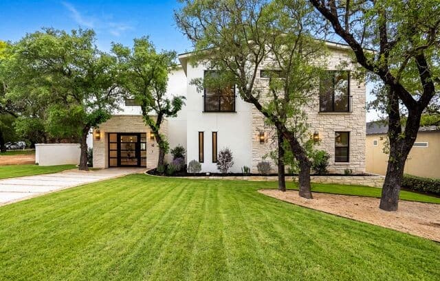 4-bedroom rental at 16 Grantham Glen in San Antonio, TX — photo 2