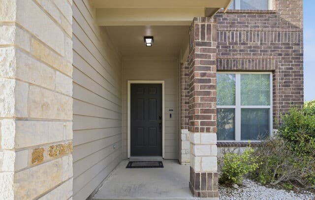 4-bedroom rental at 13307 Pecos Parke in San Antonio, TX — photo 4