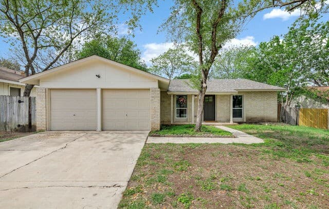3-bedroom rental at 5914 Channcy Springs St in San Antonio, TX — photo 2