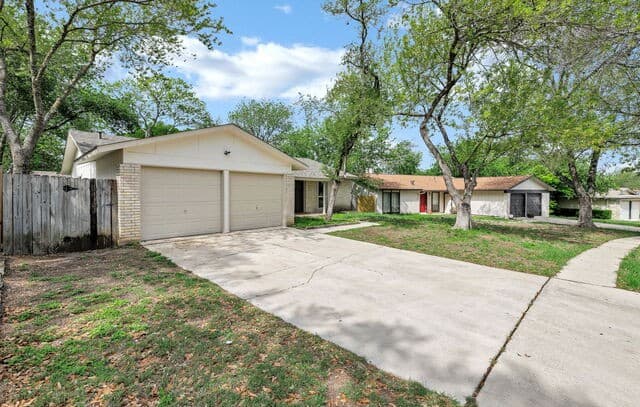 3-bedroom rental at 5914 Channcy Springs St in San Antonio, TX — photo 4