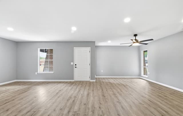 3-bedroom rental at 4302 Shallow Water in San Antonio, TX — photo 2