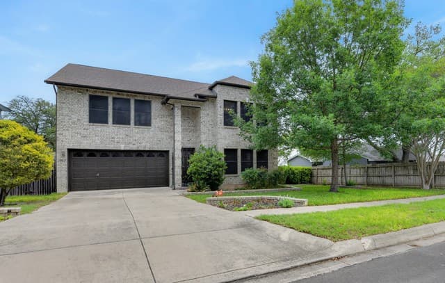 3-bedroom rental at 11002 Forest Breeze in Live Oak, TX — photo 1