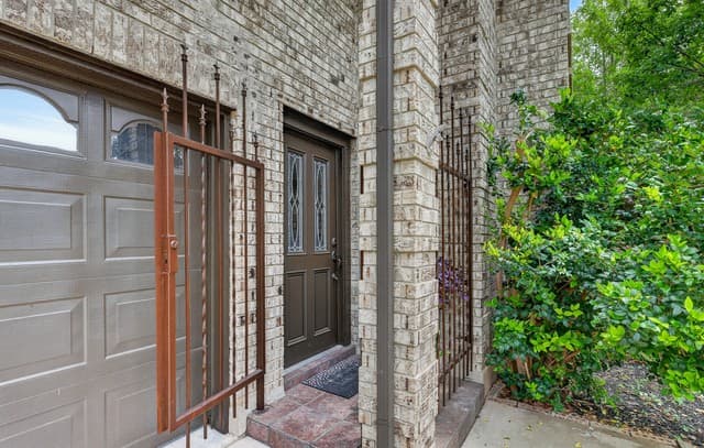 3-bedroom rental at 11002 Forest Breeze in Live Oak, TX — photo 2