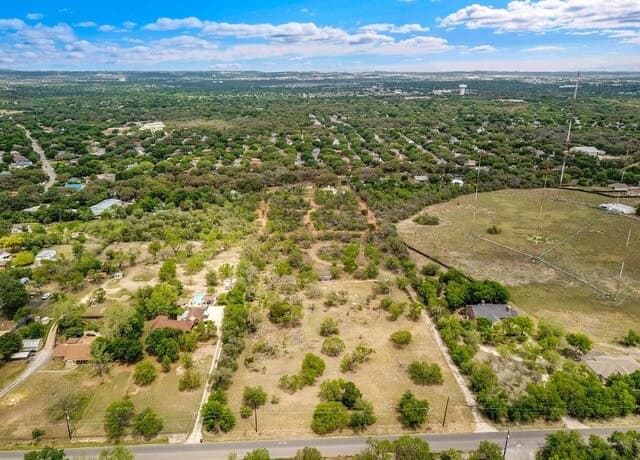 rental at 6703 Whitby Rd in San Antonio, TX — photo 2