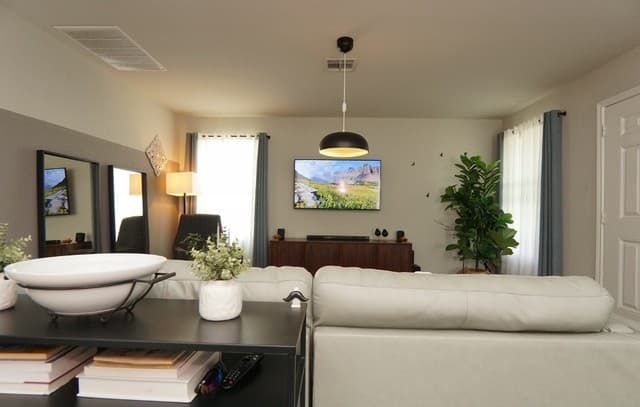 3-bedroom rental at 4231 Mesa Cv in San Antonio, TX — photo 3