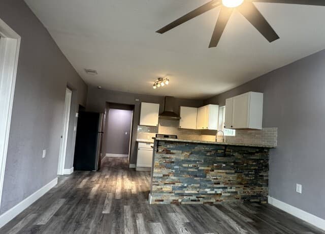3-bedroom rental at 204 Vine St in San Antonio, TX — photo 3