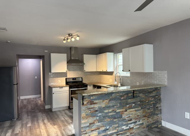 3-bedroom rental at 204 Vine St in San Antonio, TX — photo 5