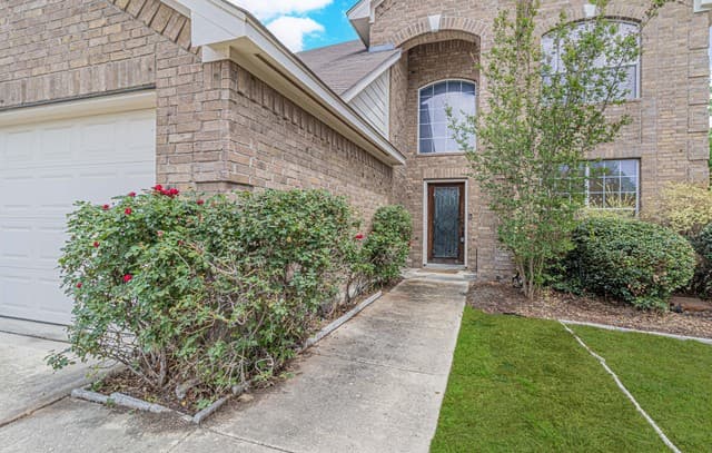 4-bedroom rental at 157 Niemietz Cv in Cibolo, TX — photo 2