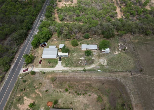 2-bedroom rental at 14090 Ted Williams Rd in Atascosa, TX — photo 4