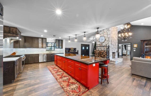5-bedroom rental at 232 Meadowbrook Dr in Hollywood Park, TX — photo 4