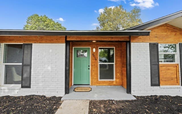 4-bedroom rental at 6019 Sandwick Dr in San Antonio, TX — photo 2