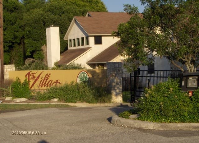 3-bedroom rental at 601 Thetford Unit 601 in San Antonio, TX — photo 1