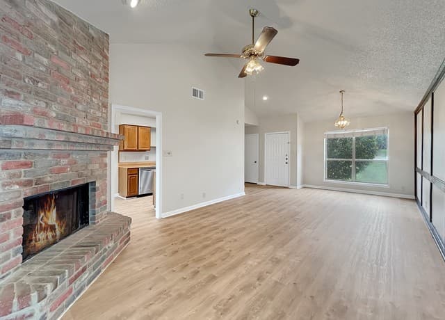 4-bedroom rental at 8624 Wood Falls Dr in San Antonio, TX — photo 4