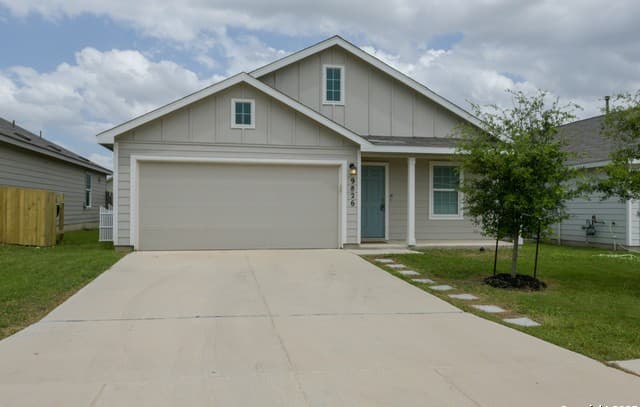 3-bedroom rental at 9826 Morgans Mills in San Antonio, TX — photo 2