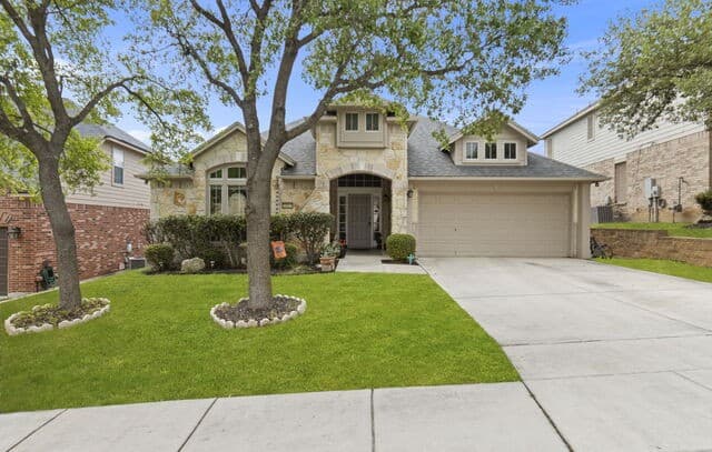 3-bedroom rental at 21819 Ruby Run in San Antonio, TX — photo 2