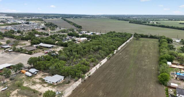 rental at 12145 Fischer Rd in Von Ormy, TX — photo 3
