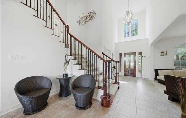 5-bedroom rental at 3751 Sunset Clf in San Antonio, TX — photo 4