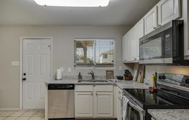 3-bedroom rental at 8422 Parkdale in San Antonio, TX — photo 4