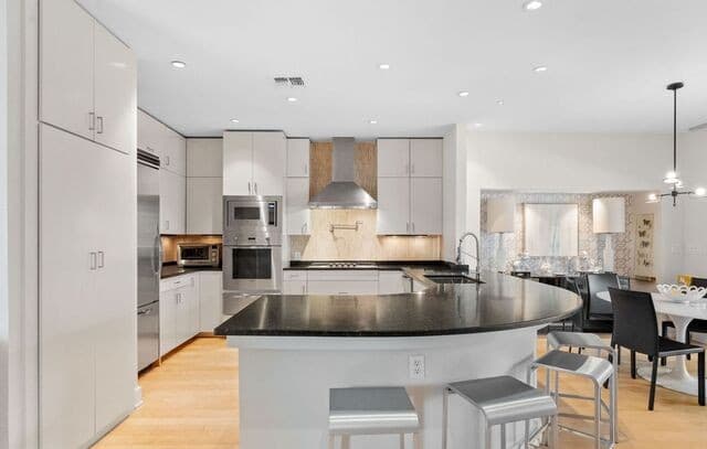 3-bedroom rental at 215 Annie#B Unit B in San Antonio, TX — photo 3