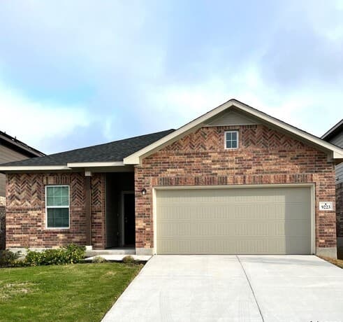 3-bedroom rental at 9223 Grand Western in Converse, TX — photo 1