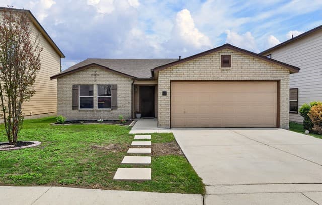 3-bedroom rental at 209 Gatewood Falls in Cibolo, TX — photo 1