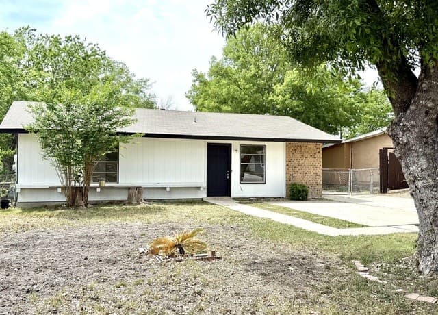 3-bedroom rental at 4723 Castle Rose in San Antonio, TX — photo 1