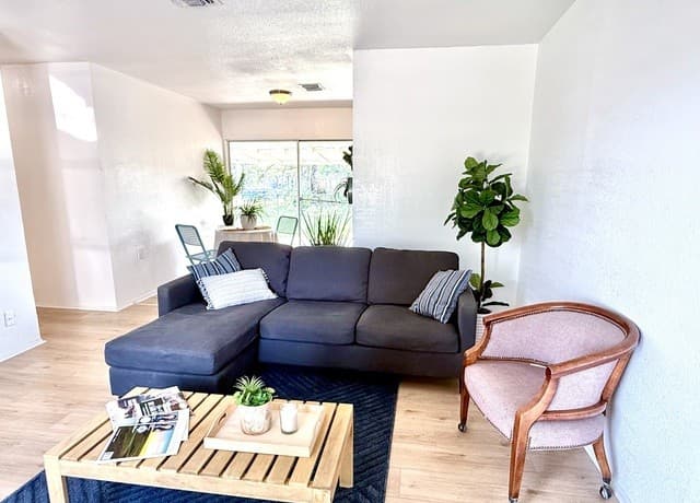 3-bedroom rental at 4723 Castle Rose in San Antonio, TX — photo 2