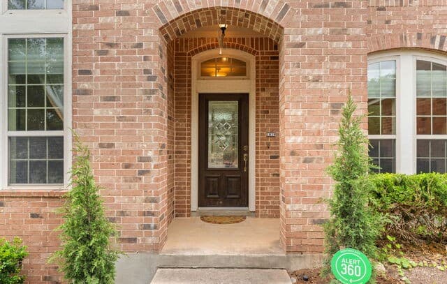 5-bedroom rental at 1019 Olivia Vw in San Antonio, TX — photo 2