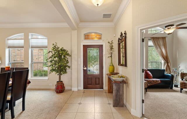 5-bedroom rental at 1019 Olivia Vw in San Antonio, TX — photo 3