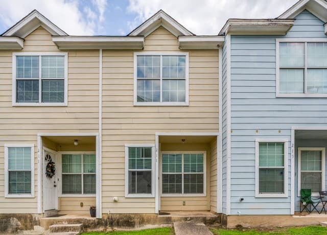 2-bedroom rental at 211 Autumn Pass Unit 211 in San Antonio, TX — photo 1