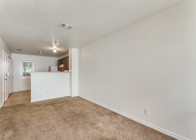 2-bedroom rental at 211 Autumn Pass Unit 211 in San Antonio, TX — photo 5