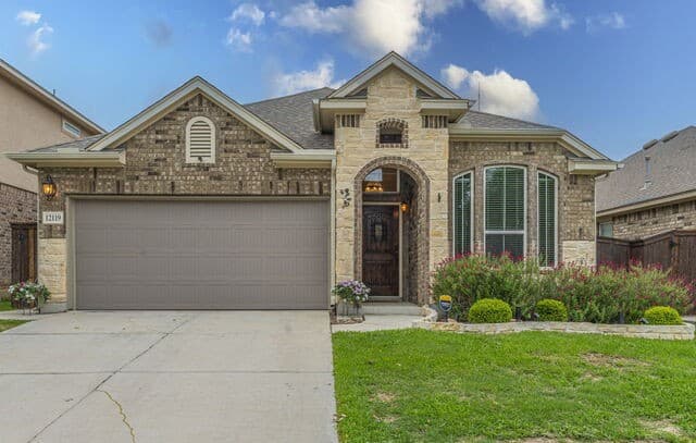 4-bedroom rental at 12119 Coxs Alley in San Antonio, TX — photo 1