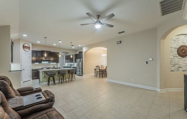 4-bedroom rental at 12119 Coxs Alley in San Antonio, TX — photo 5