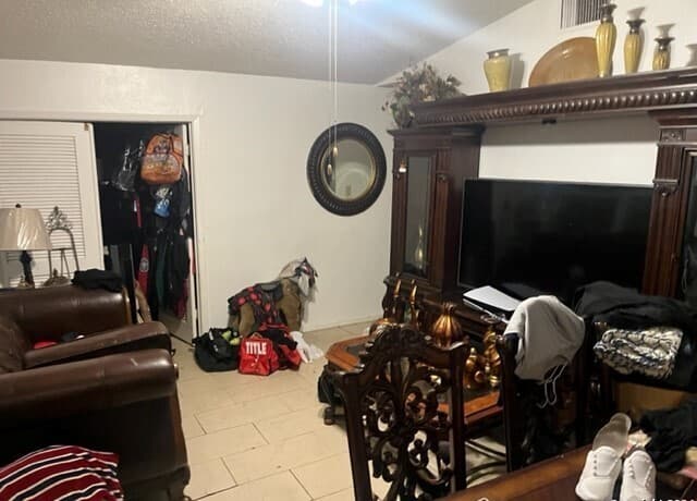 3-bedroom rental at 4005 Colonial Sun in San Antonio, TX — photo 2