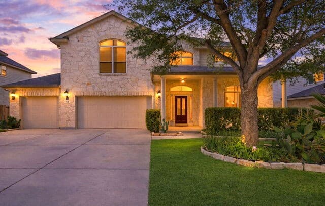 5-bedroom rental at 918 Armour Dr in Cibolo, TX — photo 1