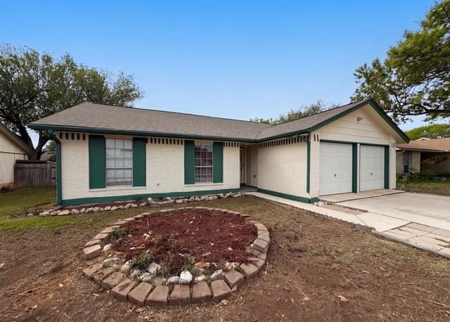 3-bedroom rental at 528 Pecan Dr in Schertz, TX — photo 1