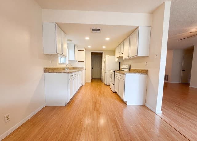 3-bedroom rental at 528 Pecan Dr in Schertz, TX — photo 2