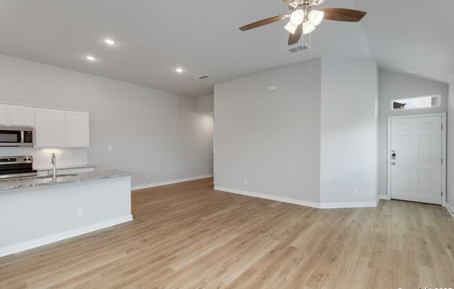 rental at 5111 Cindy Branch in San Antonio, TX — photo 3
