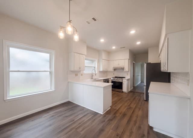 4-bedroom rental at 15626 Dove Meadow St in San Antonio, TX — photo 2
