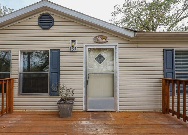 3-bedroom rental at 135 Savannah Ridge in Von Ormy, TX — photo 3