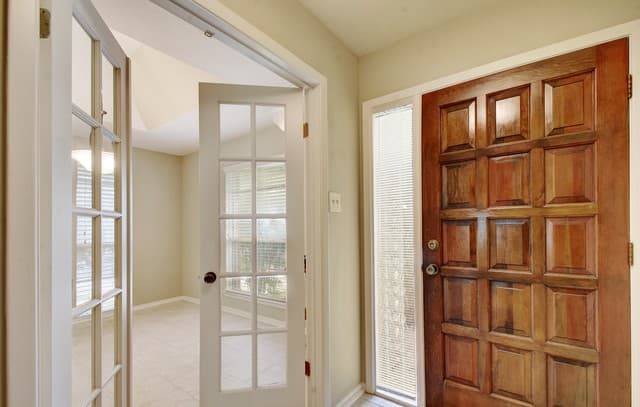 3-bedroom rental at 2206 Blueberry Hill St in San Antonio, TX — photo 3