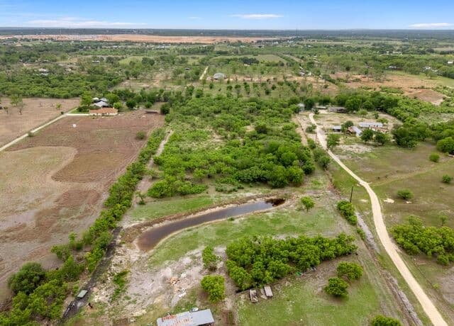 rental at 17272 Fm 463 in Natalia, TX — photo 3