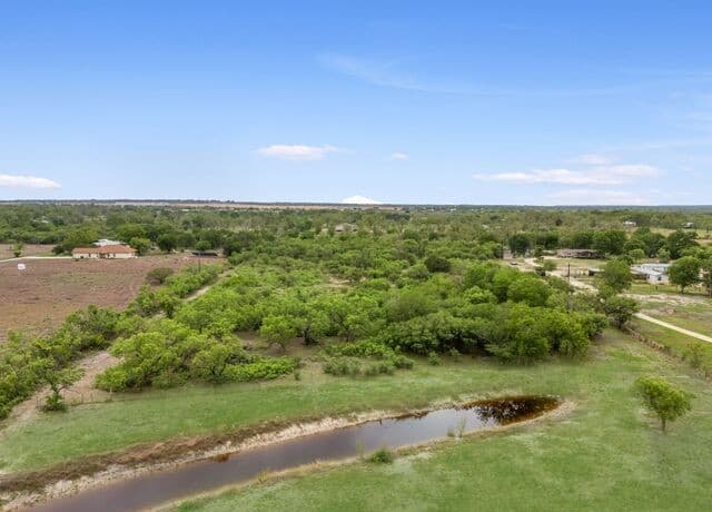 rental at 17272 Fm 463 in Natalia, TX — photo 4