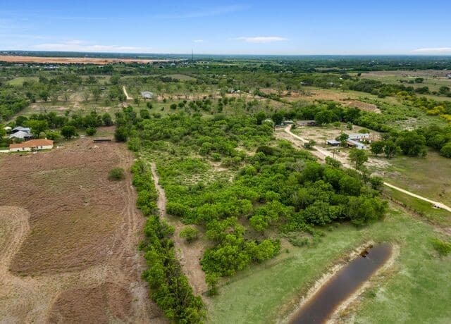 rental at 17272 Fm 463 in Natalia, TX — photo 5