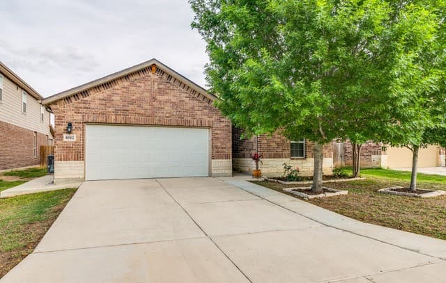 4-bedroom rental at 8512 Samsel Falls in San Antonio, TX — photo 1