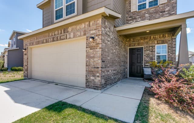 4-bedroom rental at 10628 Rayburn Lndg in San Antonio, TX — photo 3