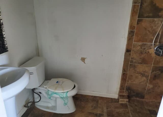 3-bedroom rental at 6719 Monterey St in San Antonio, TX — photo 5