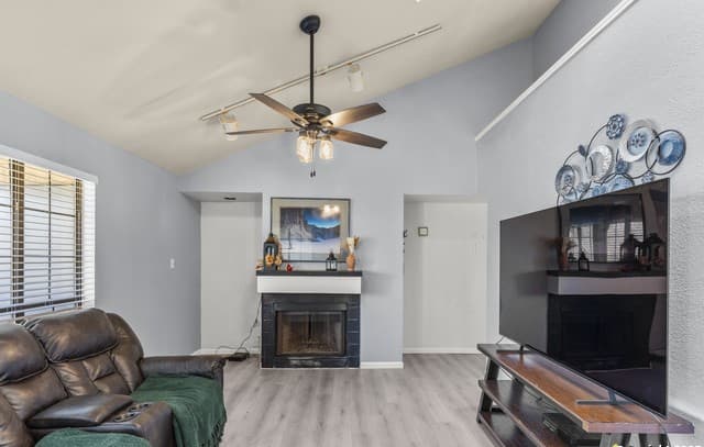 2-bedroom rental at 6100 Woodlake Unit 312 in San Antonio, TX — photo 5